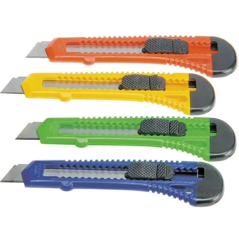 Bismark Cutter Grande Retractil - Medidas 17x8x15cm - Empuñadura de Plastico - Bloqueo de Seguridad - Colores Surtidos | Ahorro