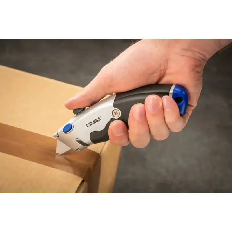 Dahle 10890 Heavy Duty Cuter con Cuchilla Trapezoidal de Acero al Carbono SK5 - Cortador de Cinta de Embalaje - Cuerpo Metalico