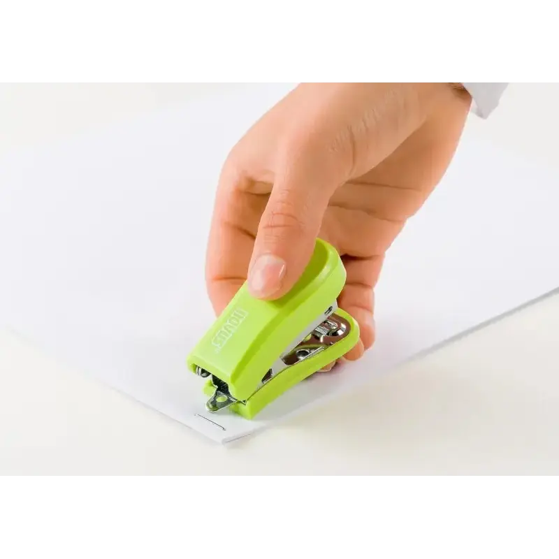 Novus Mini Grapadora Compacta - Hasta 12 Hojas - Grapado Cerrado y Abierto - Incluye 320 Grapas - Color Verde | Ahorro Imprimien