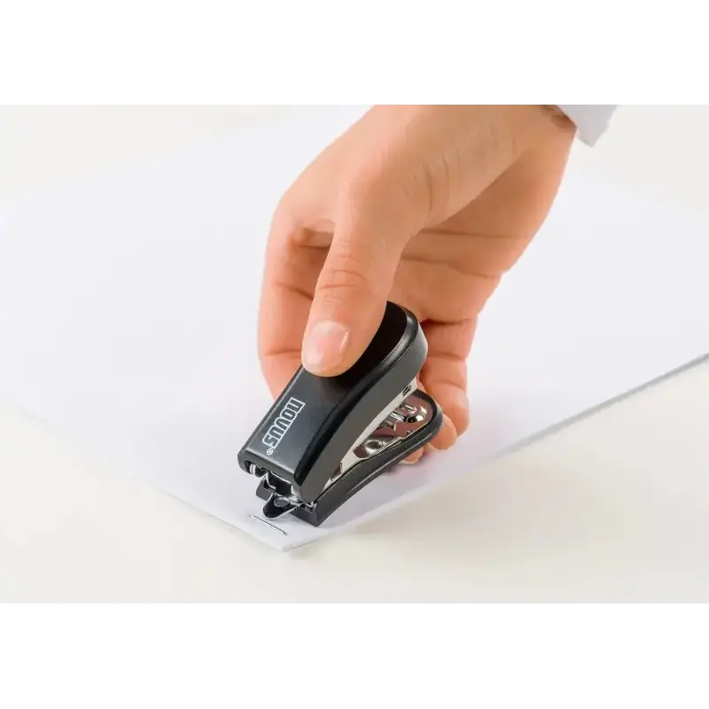 Novus Mini Grapadora Compacta - Hasta 12 Hojas - Grapado Cerrado y Abierto - Incluye 320 Grapas - Color Negro | Ahorro Imprimien