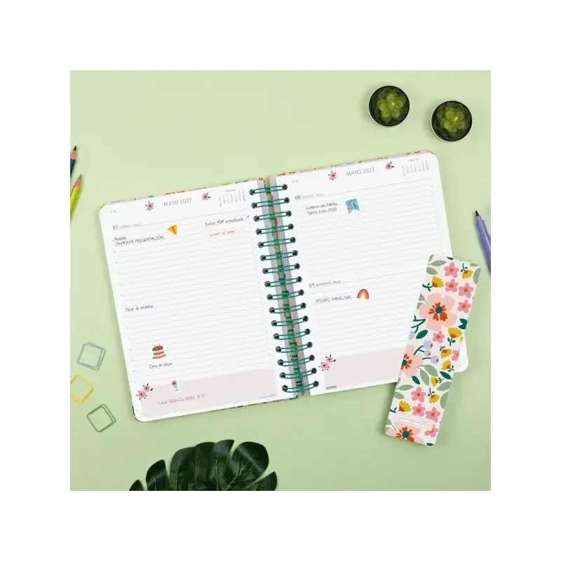 Finocam Moniquilla Agenda Escolar 26/27 - 1 Dia por Pagina - Formato E10 - 155x212mm - Tapa Dura - Papel de 80g/m2 - Espiral Met