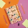 Finocam Talkual Agenda Escolar 26/27 - 1 Dia por Pagina - Formato 4º - 155x217mm - Tapa Dura - Papel de 80g/m2 - Espiral Metalic