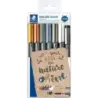 Staedtler Metallic Brush Pack de 7 Rotuladores Punta de Pincel - Tinta Base de Agua - Trazo 1 - 6mm Aprox - Colores Surtidos | A