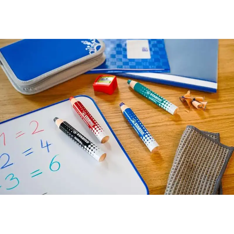 Stabilo MARKdry Pack de 4 Marcadores para Pizarra + Sacapuntas + Paño de Limpieza - Mina XXL de 10mm - Madera 100% Certificada P