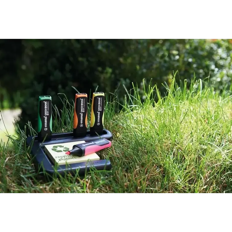 Stabilo Green Boss Set de Mesa de 4 Marcadores Fluorescentes 83% Plastico Reciclado + Bloc de Notas Adhesivas 100% Papel Recicla
