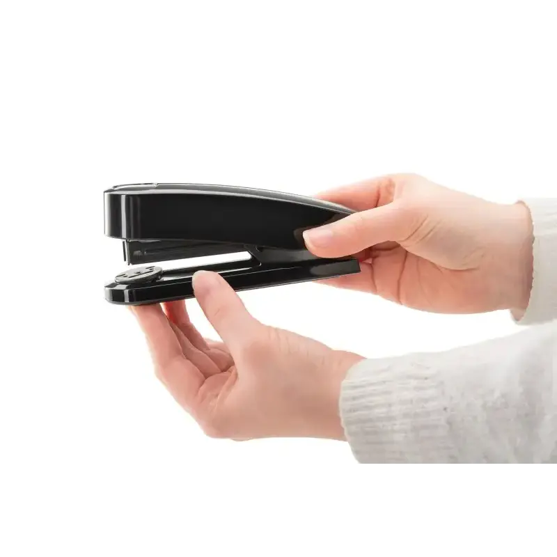 Novus B2 re+new Grapadora de Sobremesa - Fabricada con Plastico Reciclado - Hasta 25 Hojas - Grapado Abierto, Cerrado y Clavado