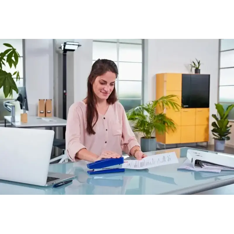 Novus B 7A Grapadora Automatica de Sobremesa + Caja de 200 Grapas 24/6 - Funcion Automatica para Grapar sin Esfuerzo hasta 8 Hoj