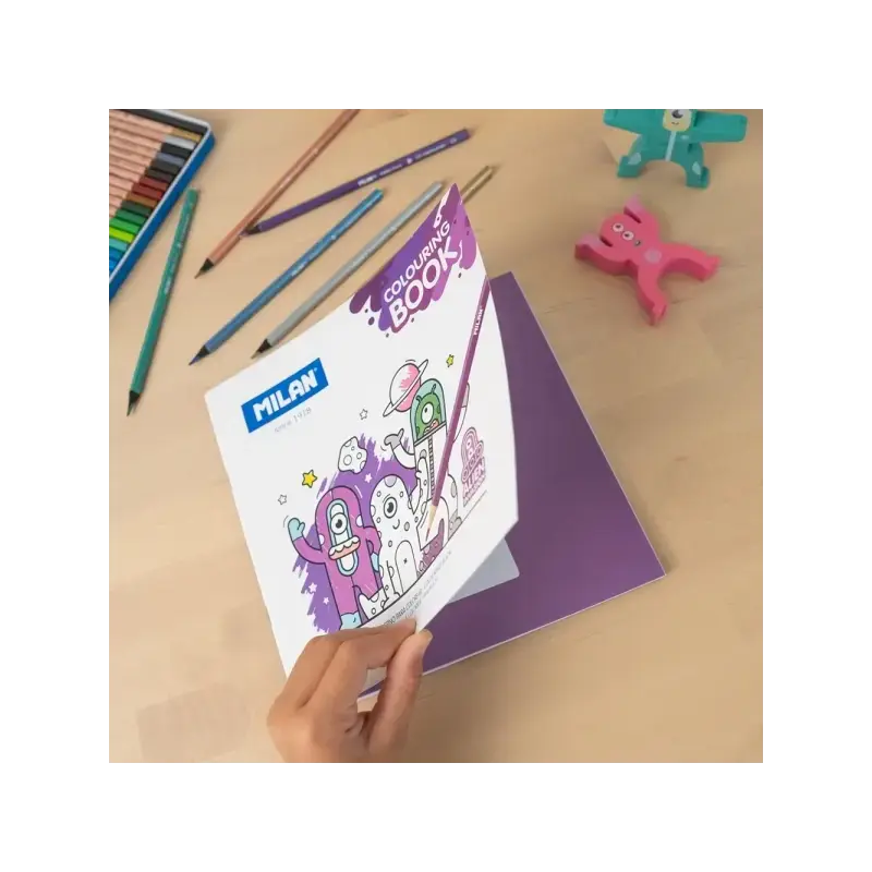 Milan Alien Invasion Cuaderno para Colorear Microperforado - Tematica Aliens - 20 Ilustraciones Detalladas | Ahorro Imprimiendo