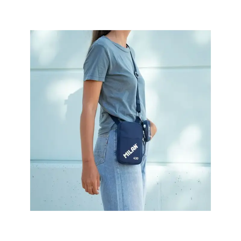 Milan Coleccion 430 Bolso Pequeño Bandolera - Tamaño Bolso 19x2.3x12.8cm - Cierre de Cremallera - Mosqueton de Aluminio - Color