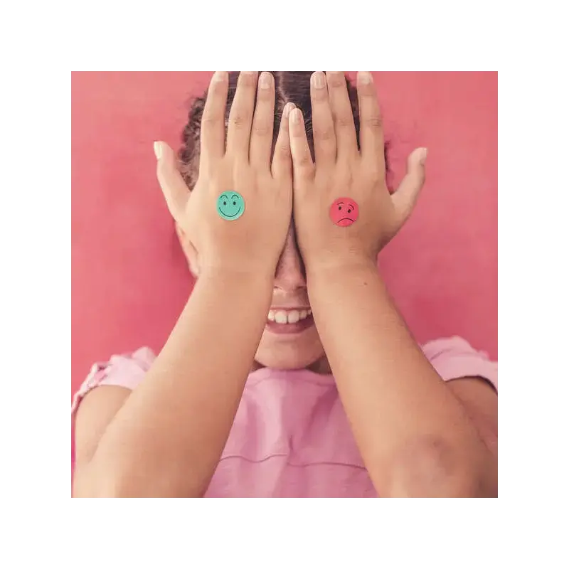 Apli Gomets Cara Feliz Mini - 4 Estilos de Cara Diferentes - 1080 Gomets por Bolsa - Adhesivo Removible - Motiva y Premia a los