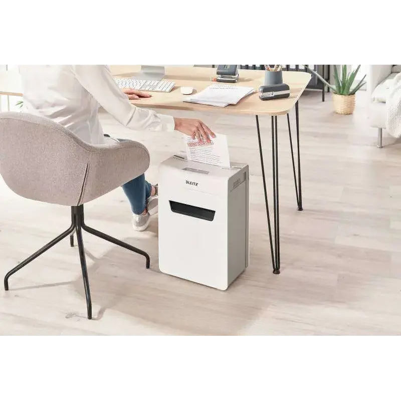 Leitz IQ Protect Premium 6M Destructora de Papel Manual Micro Corte P-5 - Destruye hasta 7 Hojas a la Vez - Ultrasilenciosa - Pa